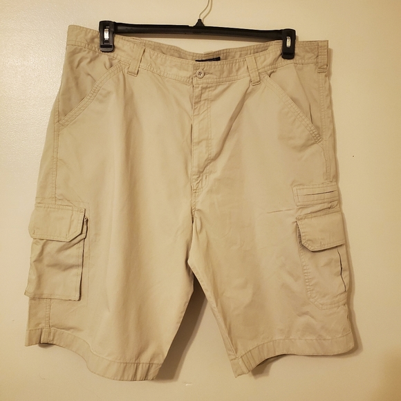 Roundtree & Yorke Other - Roundtree Yorke Men's Cargo Shorts 46